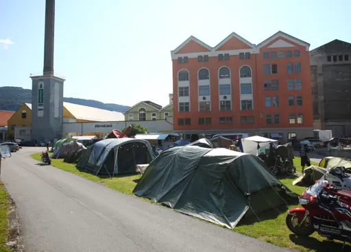 Early Bird-billeter og camping ute nå! 