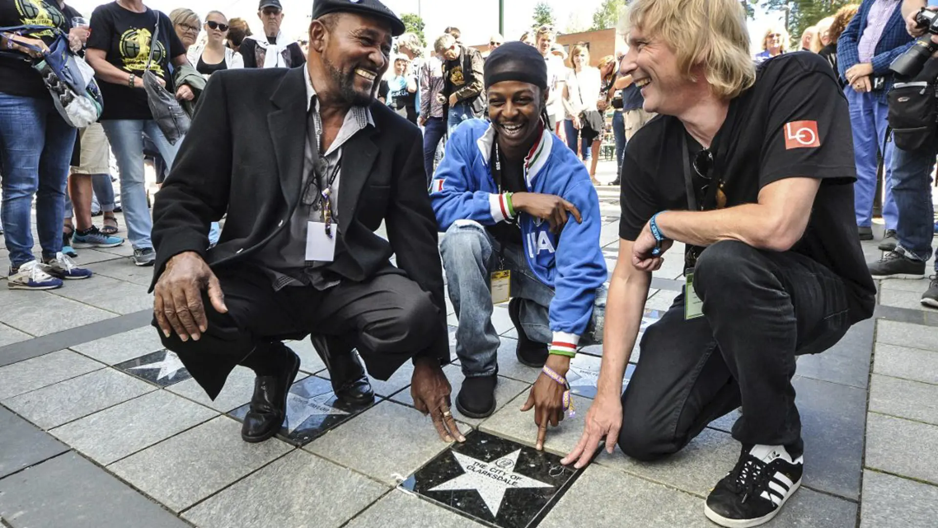 /media/m2xjnlkh/stjernenedleggelse-blues-walk-of-fame-foto-telen.jpg?width=1920&height=1080&format=webp&v=1dae0faf3336b10